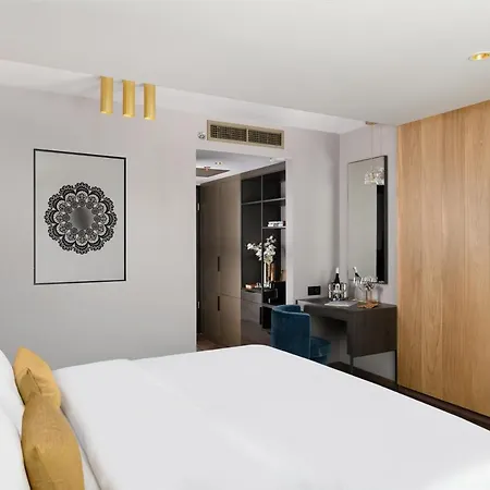 Vinifera Wine & 5 Stars Superior Hotel