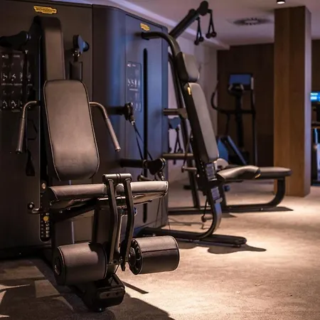 Vinifera Wine & 5 Stars Superior 호텔 블로톤퓌레드