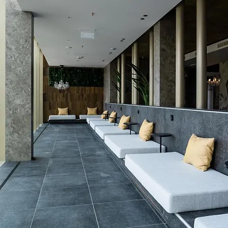 Vinifera Wine & 5 Stars Superior 호텔