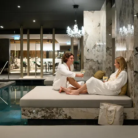 Vinifera Wine & 5 Stars Superior 5*