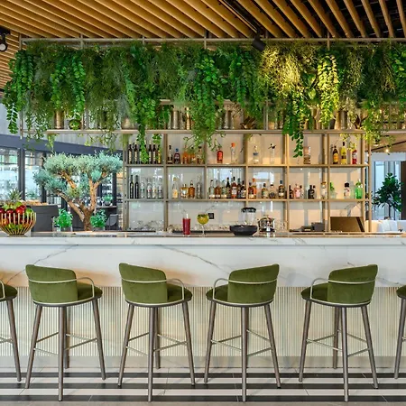 Vinifera Wine & 5 Stars Superior 5* 블로톤퓌레드