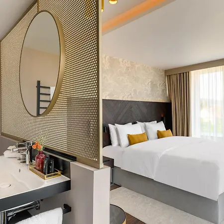 Vinifera Wine & 5 Stars Superior Hotel