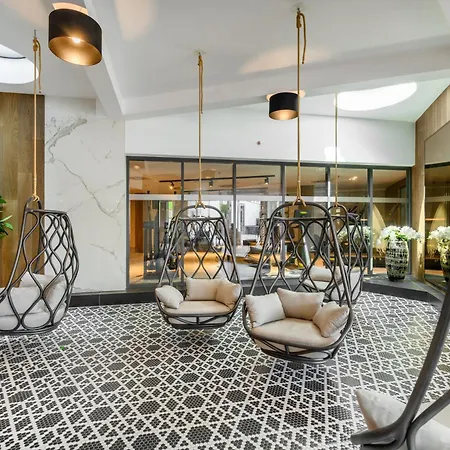 Vinifera Wine & 5 Stars Superior 5*