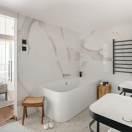 Vinifera Wine & 5 Stars Superior 블로톤퓌레드