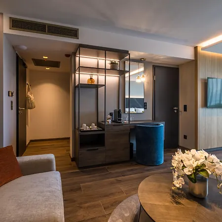 Vinifera Wine & 5 Stars Superior