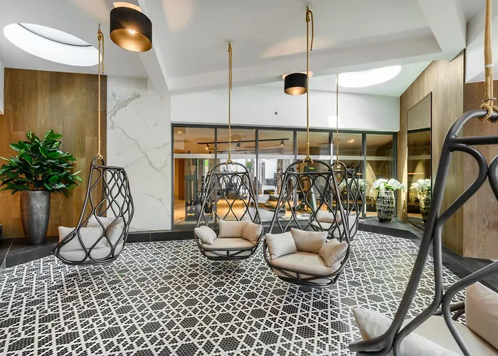 Vinifera Wine & 5 Stars Superior 5*